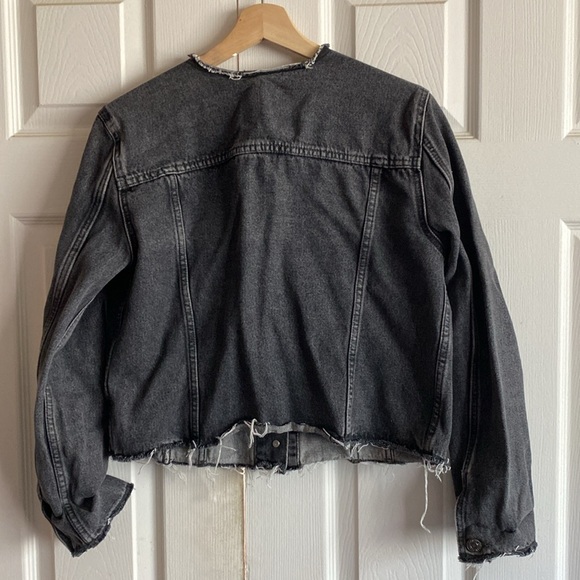 •Levi’s Jean Denim Jacket - Picture 6 of 9